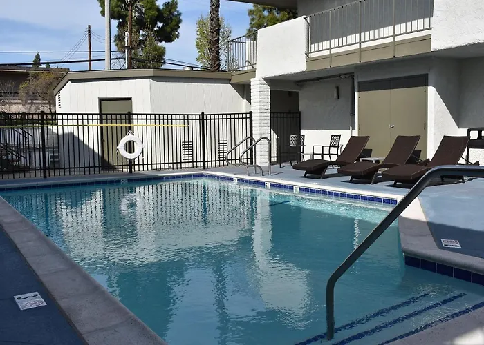 Signature Anaheim Maingate
